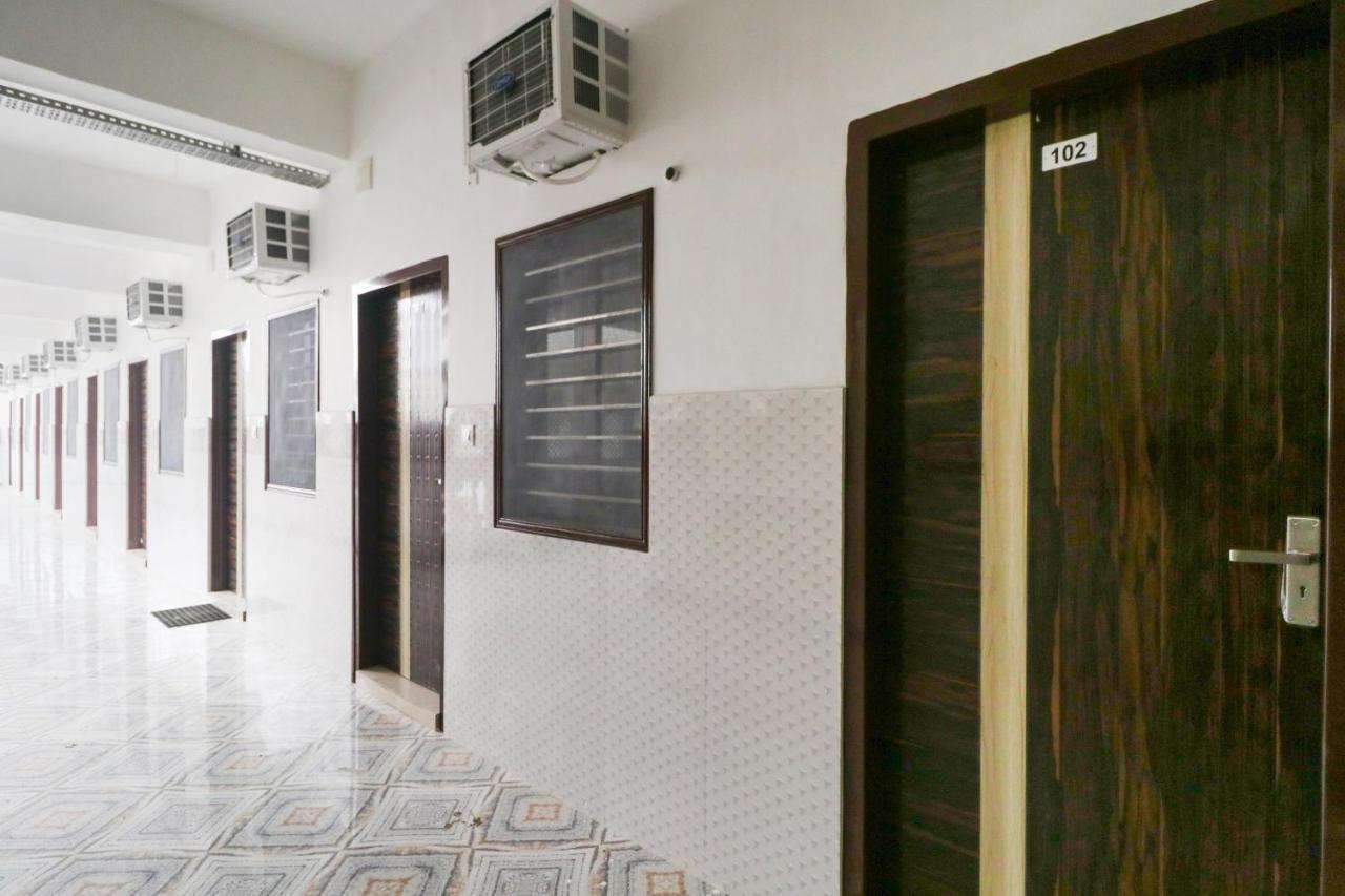 Oyo 49095 Hotel K Fort Abadpura Extérieur photo