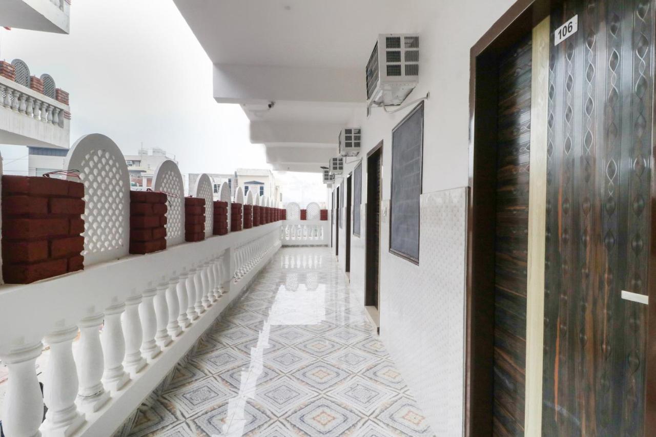 Oyo 49095 Hotel K Fort Abadpura Extérieur photo