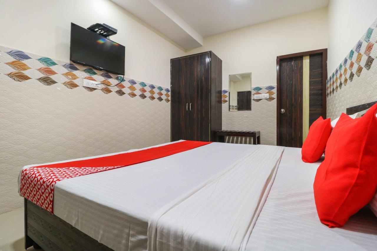 Oyo 49095 Hotel K Fort Abadpura Extérieur photo